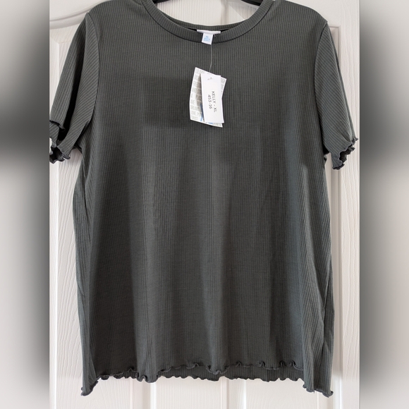 LuLaRoe Tops - LuLaRoe Charcoal Short Sleeve Top
